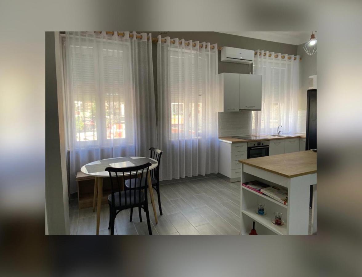 New New Bazaar Apartamento Tirana Exterior foto