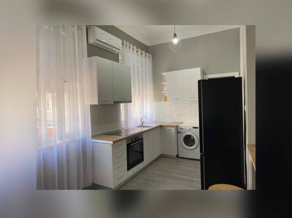 New New Bazaar Apartamento Tirana Exterior foto